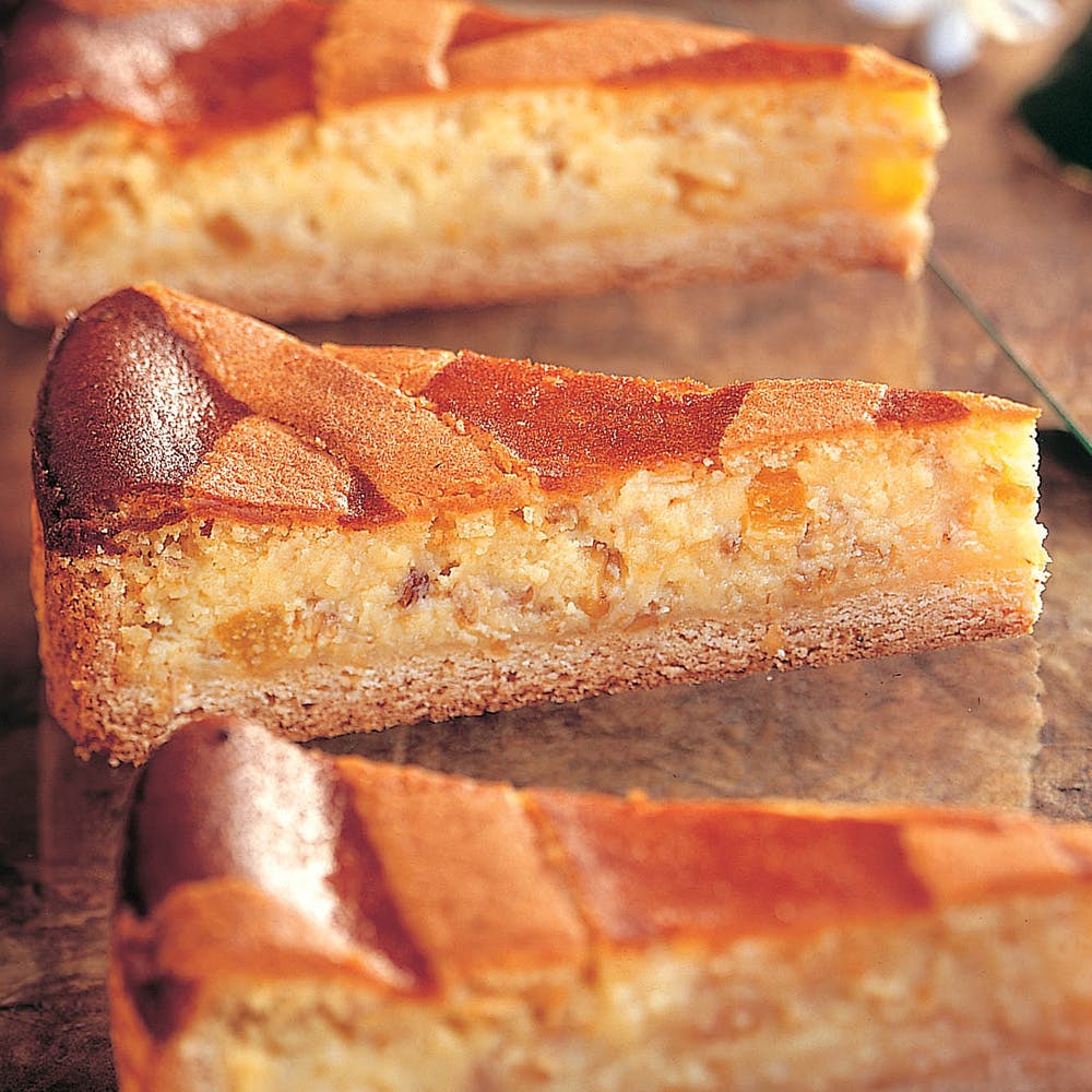 Fette di strudel di mele con pasta sfoglia già cotte